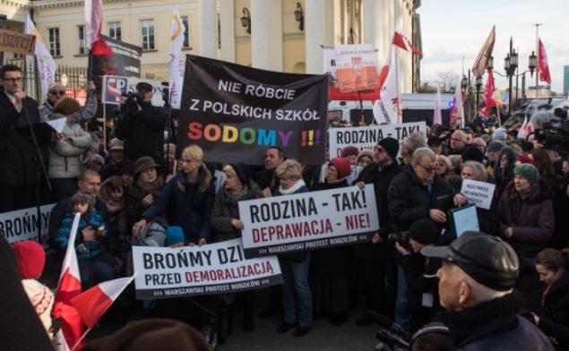 anty-Kasandra - WPR - Warszawski Protest Rodziców, poruszono kwestię LGBT - przerwano obrady.JPG